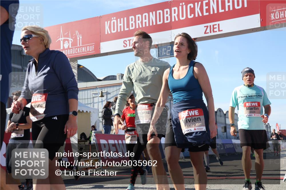 03.10.2025 - Köhlbrandbrückenlauf Luisa Fischer http://msf.ph/oto/9035962 03.10.2025 13:21:26 Ziel 4363, 4367, 4379, 4838, 4917, 5149, 5483, 5506, 5725, 5871, 5873, 6040, 6132, 6221, 6675, 6676, 6679, 6802 meine-sportfotos.de