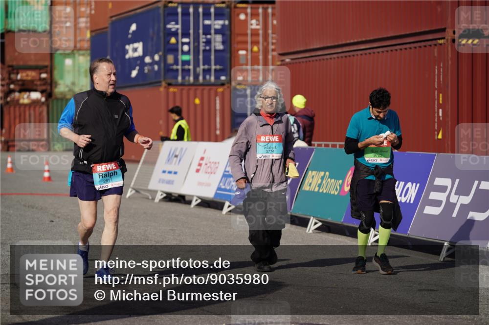 03.10.2025 - Köhlbrandbrückenlauf Michael Burmester http://msf.ph/oto/9035980 03.10.2025 10:53:25 Ziel 2611, 3774 meine-sportfotos.de