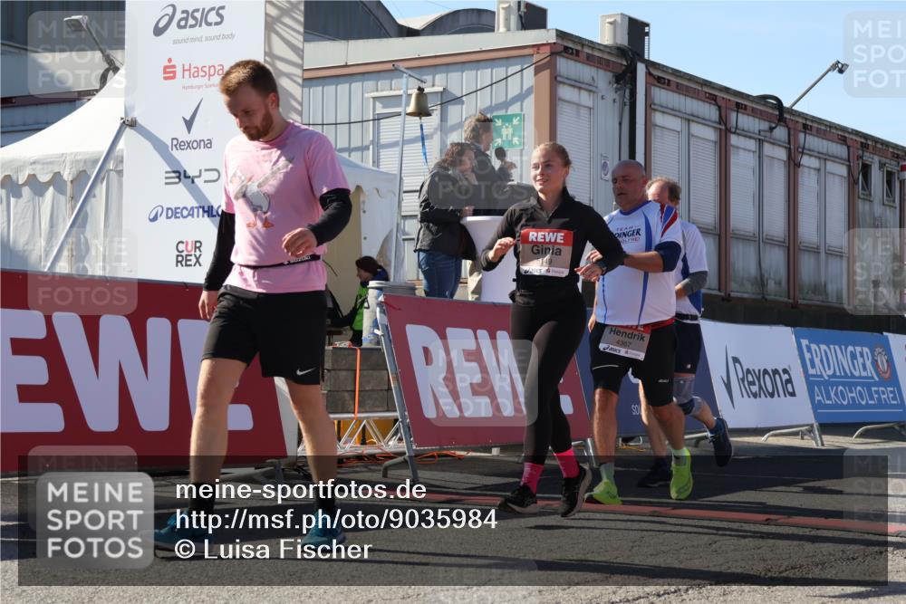 03.10.2025 - Köhlbrandbrückenlauf Luisa Fischer http://msf.ph/oto/9035984 03.10.2025 13:21:31 Ziel 4367, 4379, 4838, 4917, 5149, 5458, 5483, 5506, 5725, 5871, 6040, 6132, 6186, 6221, 6675, 6676, 6679, 6802 meine-sportfotos.de