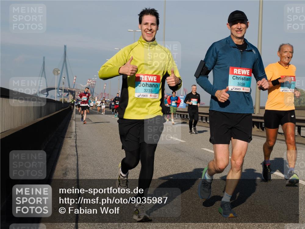 03.10.2025 - Köhlbrandbrückenlauf Fabian Wolf http://msf.ph/oto/9035987 03.10.2025 09:50:40 Position 3 3233, 3228 meine-sportfotos.de