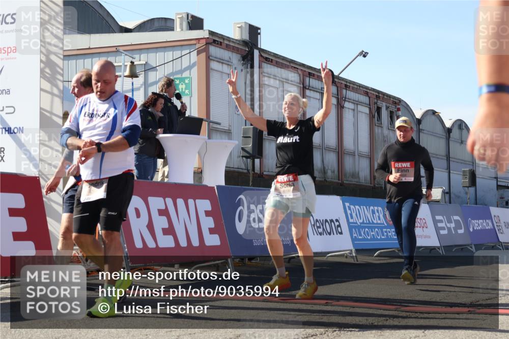 03.10.2025 - Köhlbrandbrückenlauf Luisa Fischer http://msf.ph/oto/9035994 03.10.2025 13:21:32 Ziel 4367, 4379, 4838, 4913, 4917, 5149, 5458, 5483, 5506, 5725, 5871, 6040, 6132, 6186, 6221, 6675, 6676, 6679, 6802 meine-sportfotos.de