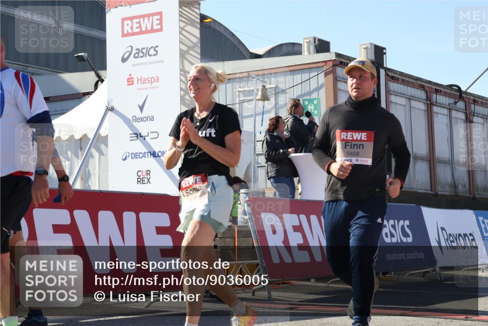03.10.2025 - Köhlbrandbrückenlauf Luisa Fischer http://msf.ph/oto/9036005 03.10.2025 13:21:34 Ziel 4367, 4519, 4913, 4917, 5149, 5458, 5483, 5506, 5725, 5871, 6040, 6132, 6186, 6221, 6802 meine-sportfotos.de