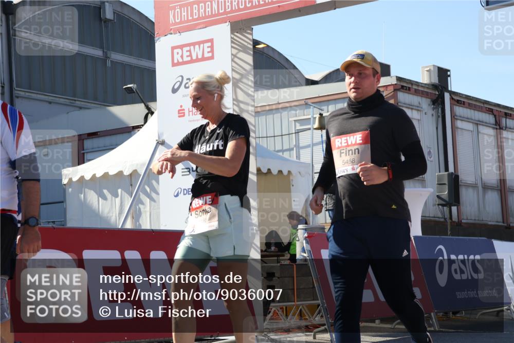 03.10.2025 - Köhlbrandbrückenlauf Luisa Fischer http://msf.ph/oto/9036007 03.10.2025 13:21:34 Ziel 4367, 4519, 4913, 4917, 5149, 5458, 5483, 5506, 5725, 5871, 6040, 6132, 6186, 6221, 6802 meine-sportfotos.de