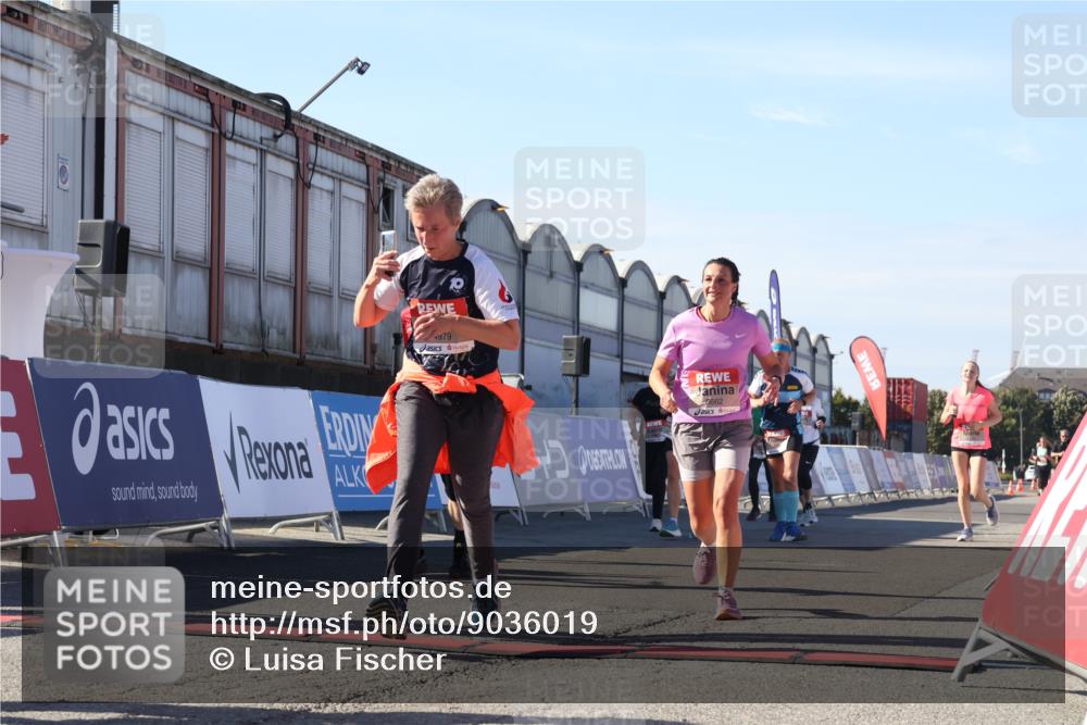 03.10.2025 - Köhlbrandbrückenlauf Luisa Fischer http://msf.ph/oto/9036019 03.10.2025 13:21:41 Ziel 4064, 4067, 4139, 4367, 4519, 4913, 4979, 5149, 5329, 5345, 5458, 5894, 5895, 5901, 5981, 6132, 6186, 6662 meine-sportfotos.de