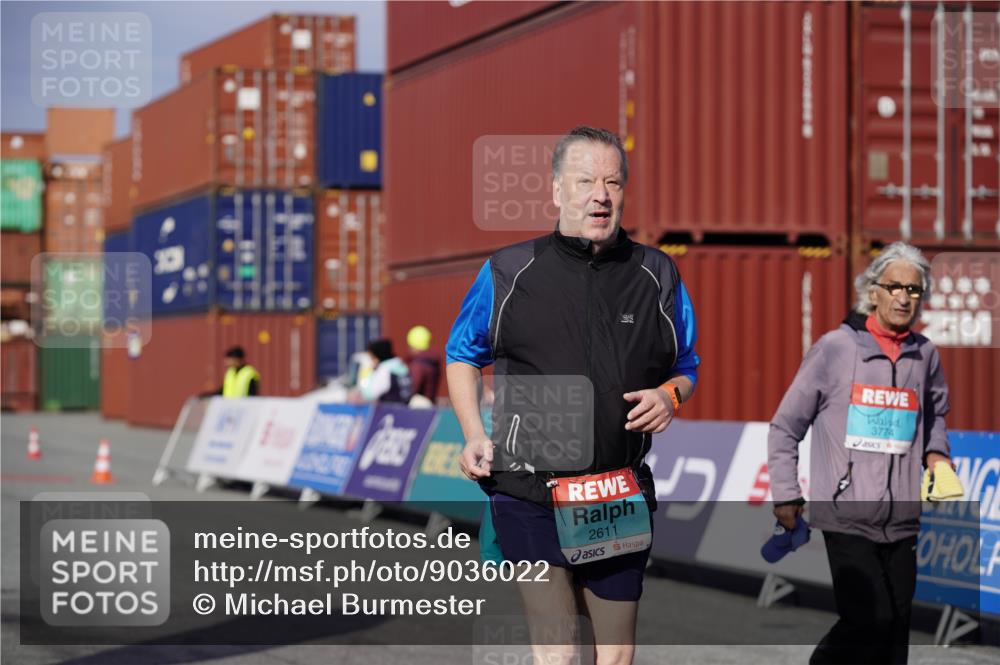 03.10.2025 - Köhlbrandbrückenlauf Michael Burmester http://msf.ph/oto/9036022 03.10.2025 10:53:29 Ziel  meine-sportfotos.de