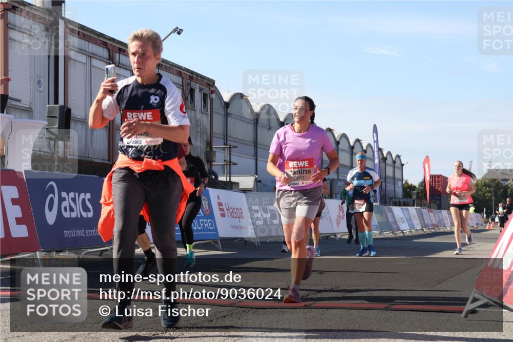 03.10.2025 - Köhlbrandbrückenlauf Luisa Fischer http://msf.ph/oto/9036024 03.10.2025 13:21:42 Ziel 4064, 4067, 4139, 4367, 4519, 4843, 4913, 4979, 5329, 5345, 5458, 5894, 5895, 5901, 5981, 6132, 6186, 6662 meine-sportfotos.de