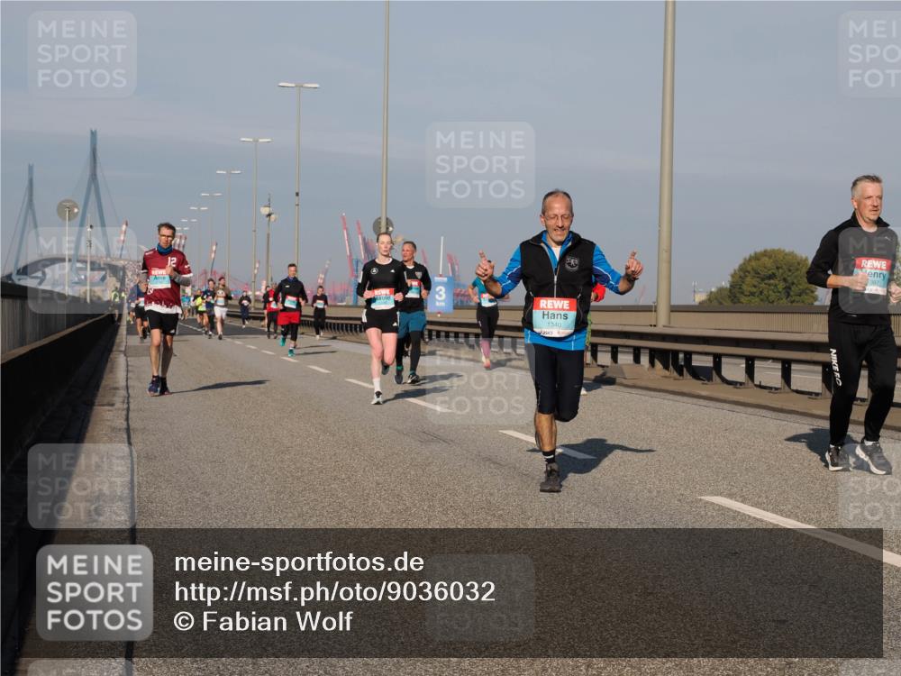 03.10.2025 - Köhlbrandbrückenlauf Fabian Wolf http://msf.ph/oto/9036032 03.10.2025 09:50:44 Position 3 3, 1340, 1397 meine-sportfotos.de