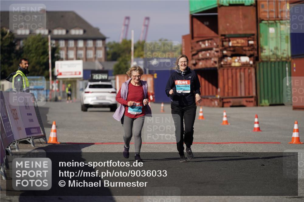 03.10.2025 - Köhlbrandbrückenlauf Michael Burmester http://msf.ph/oto/9036033 03.10.2025 10:53:45 Ziel 2653, 2691 meine-sportfotos.de