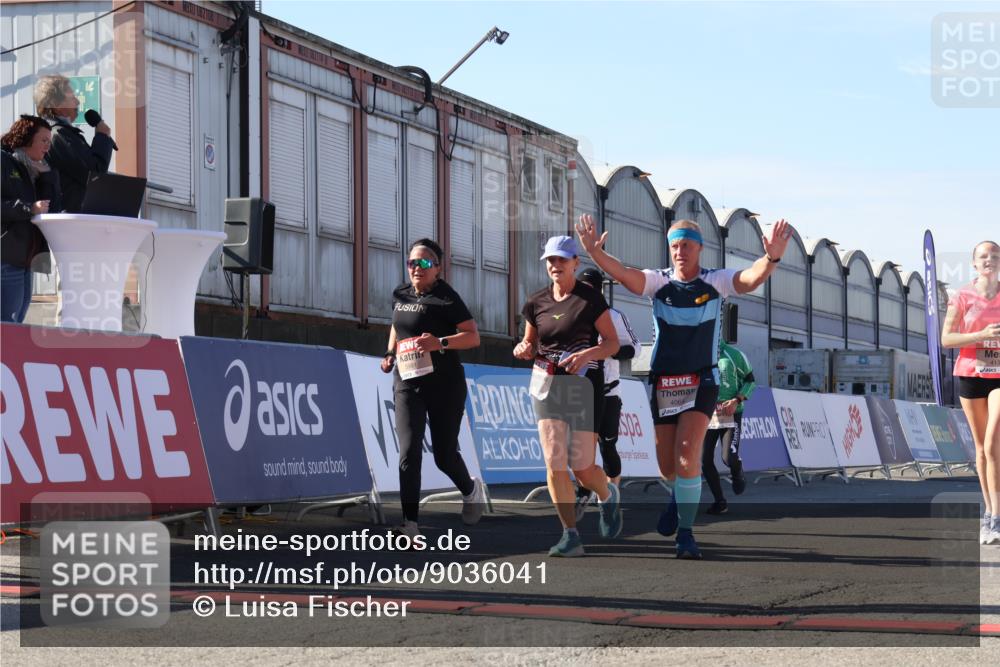 03.10.2025 - Köhlbrandbrückenlauf Luisa Fischer http://msf.ph/oto/9036041 03.10.2025 13:21:44 Ziel 4064, 4067, 4139, 4519, 4843, 4913, 4979, 5329, 5345, 5458, 5894, 5895, 5901, 5981, 6662 meine-sportfotos.de