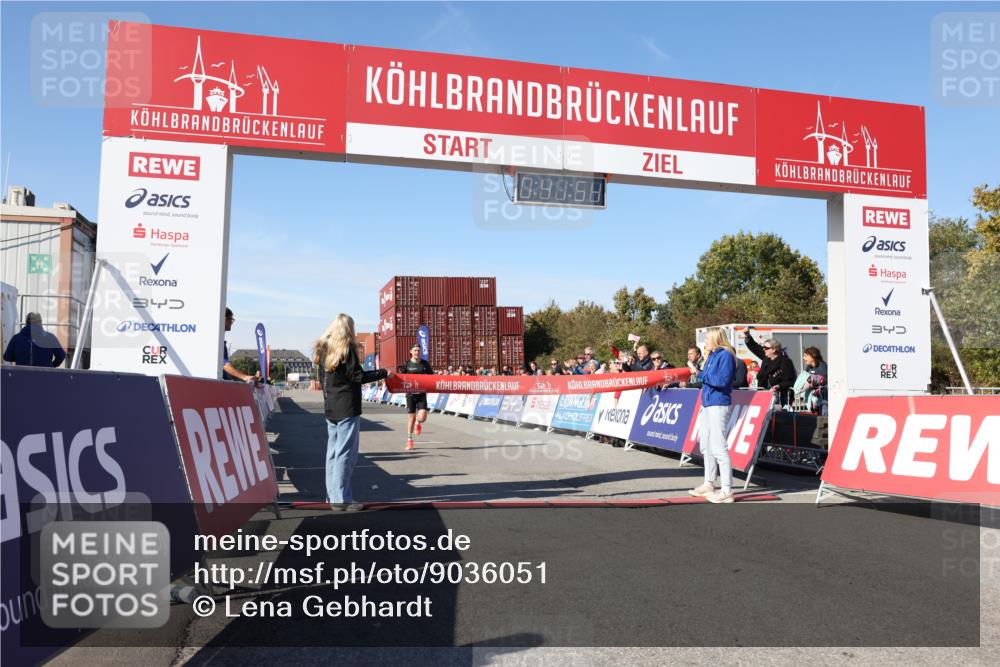 03.10.2025 - Köhlbrandbrückenlauf Lena Gebhardt http://msf.ph/oto/9036051 03.10.2025 12:41:54 Ziel 6099 meine-sportfotos.de