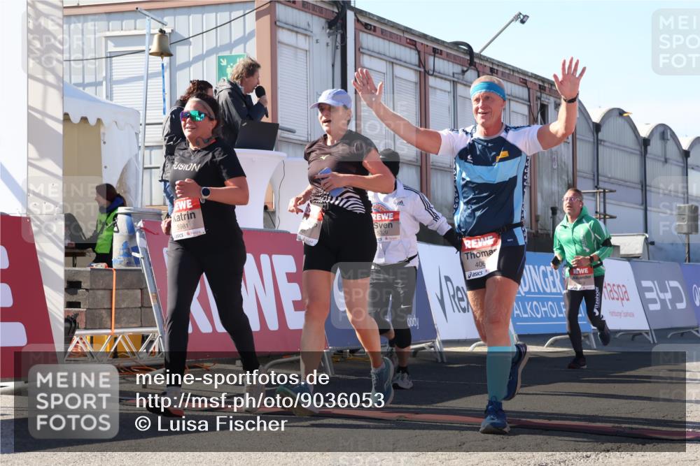 03.10.2025 - Köhlbrandbrückenlauf Luisa Fischer http://msf.ph/oto/9036053 03.10.2025 13:21:46 Ziel 4064, 4067, 4139, 4519, 4843, 4913, 4979, 5329, 5345, 5894, 5895, 5901, 5981, 6532, 6662 meine-sportfotos.de
