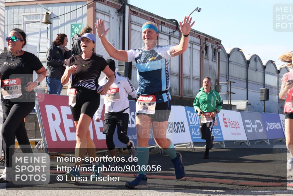 03.10.2025 - Köhlbrandbrückenlauf Luisa Fischer http://msf.ph/oto/9036056 03.10.2025 13:21:46 Ziel 4064, 4067, 4139, 4519, 4843, 4913, 4979, 5329, 5345, 5894, 5895, 5901, 5981, 6532, 6662 meine-sportfotos.de