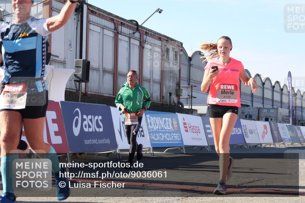 03.10.2025 - Köhlbrandbrückenlauf Luisa Fischer http://msf.ph/oto/9036061 03.10.2025 13:21:47 Ziel 4064, 4067, 4139, 4519, 4843, 4913, 4979, 5329, 5345, 5894, 5895, 5901, 5981, 6532, 6662 meine-sportfotos.de