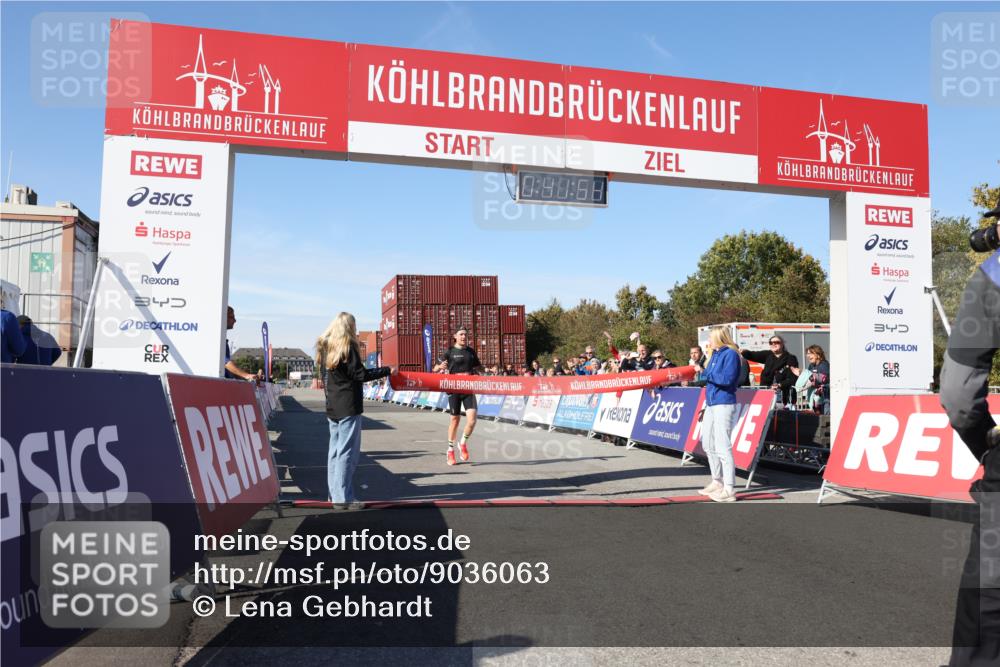03.10.2025 - Köhlbrandbrückenlauf Lena Gebhardt http://msf.ph/oto/9036063 03.10.2025 12:41:54 Ziel 6099 meine-sportfotos.de