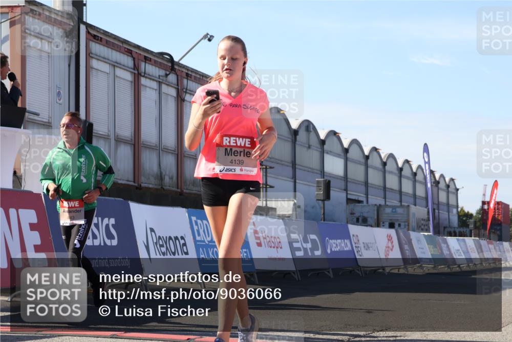 03.10.2025 - Köhlbrandbrückenlauf Luisa Fischer http://msf.ph/oto/9036066 03.10.2025 13:21:47 Ziel 4064, 4067, 4139, 4519, 4843, 4913, 4979, 5329, 5345, 5894, 5895, 5901, 5981, 6532, 6662 meine-sportfotos.de