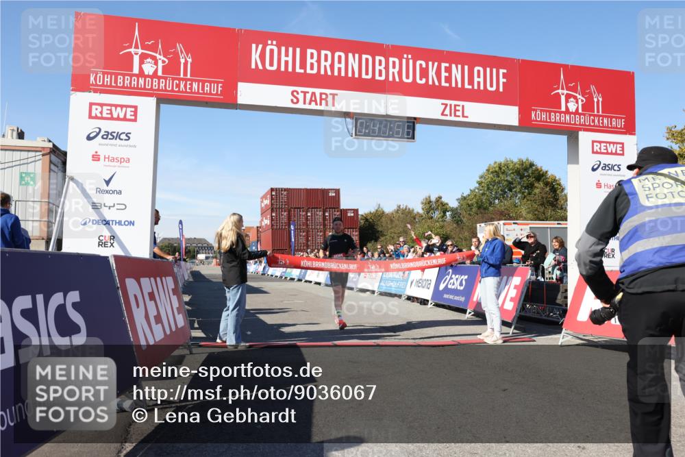 03.10.2025 - Köhlbrandbrückenlauf Lena Gebhardt http://msf.ph/oto/9036067 03.10.2025 12:41:55 Ziel 6099 meine-sportfotos.de