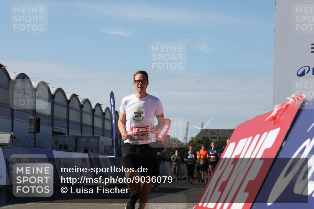 03.10.2025 - Köhlbrandbrückenlauf Luisa Fischer http://msf.ph/oto/9036079 03.10.2025 13:21:50 Ziel 4064, 4067, 4139, 4519, 4843, 4979, 5329, 5345, 5894, 5895, 5901, 5981, 6005, 6532, 6662 meine-sportfotos.de