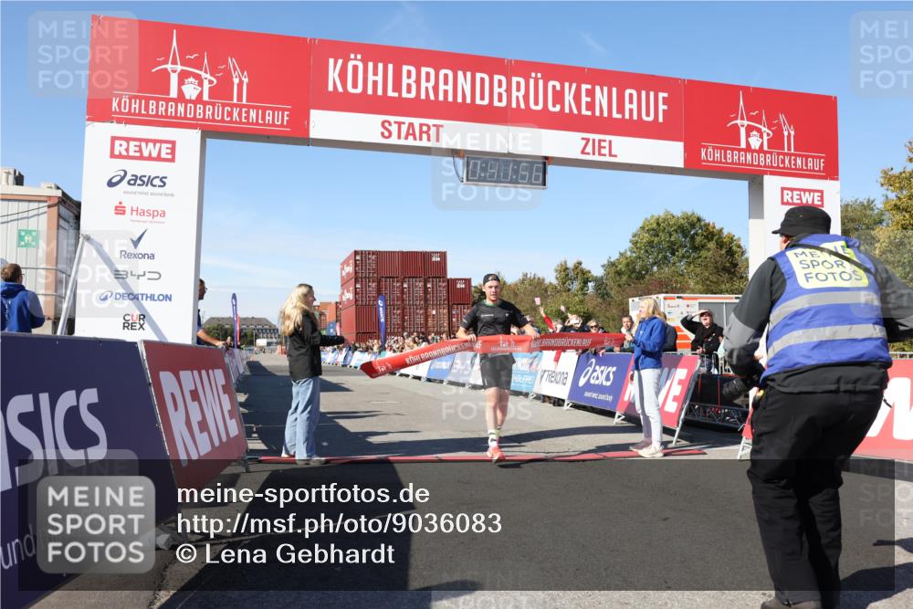03.10.2025 - Köhlbrandbrückenlauf Lena Gebhardt http://msf.ph/oto/9036083 03.10.2025 12:41:56 Ziel 6099 meine-sportfotos.de