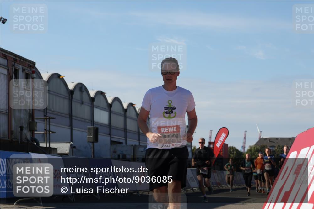 03.10.2025 - Köhlbrandbrückenlauf Luisa Fischer http://msf.ph/oto/9036085 03.10.2025 13:21:51 Ziel 4064, 4067, 4139, 4843, 4979, 5329, 5345, 5894, 5895, 5901, 5981, 6005, 6532, 6662 meine-sportfotos.de