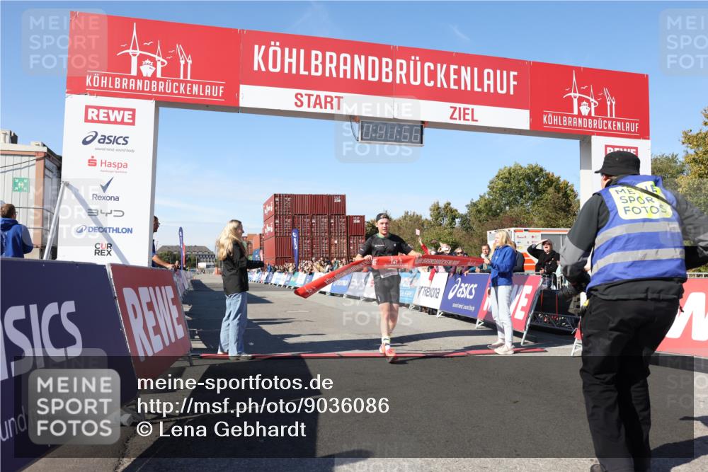 03.10.2025 - Köhlbrandbrückenlauf Lena Gebhardt http://msf.ph/oto/9036086 03.10.2025 12:41:56 Ziel 6099 meine-sportfotos.de