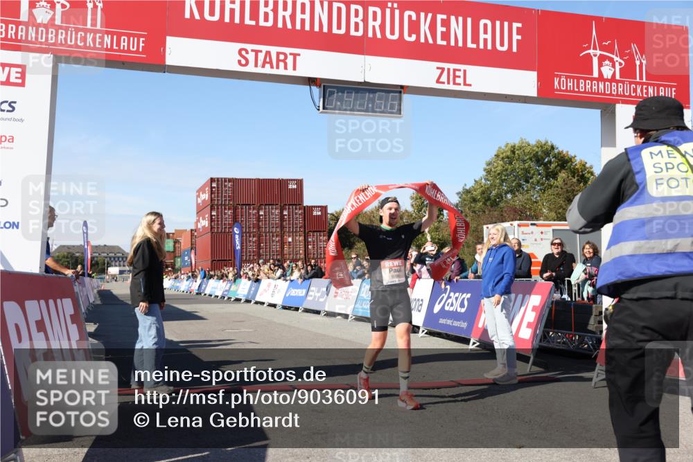 03.10.2025 - Köhlbrandbrückenlauf Lena Gebhardt http://msf.ph/oto/9036091 03.10.2025 12:41:56 Ziel 6099 meine-sportfotos.de