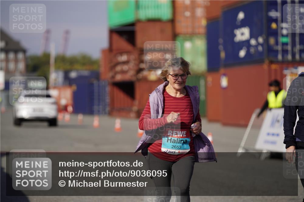 03.10.2025 - Köhlbrandbrückenlauf Michael Burmester http://msf.ph/oto/9036095 03.10.2025 10:53:51 Ziel 2653, 2691 meine-sportfotos.de