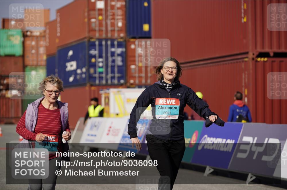 03.10.2025 - Köhlbrandbrückenlauf Michael Burmester http://msf.ph/oto/9036098 03.10.2025 10:53:52 Ziel 2653, 2691 meine-sportfotos.de