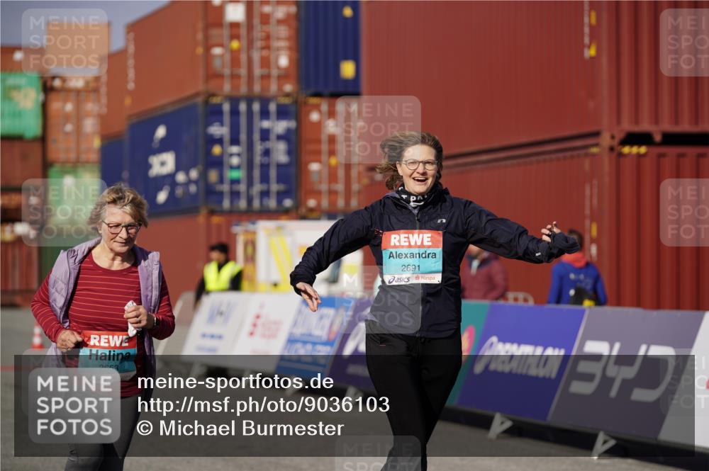 03.10.2025 - Köhlbrandbrückenlauf Michael Burmester http://msf.ph/oto/9036103 03.10.2025 10:53:52 Ziel 2653, 2691 meine-sportfotos.de
