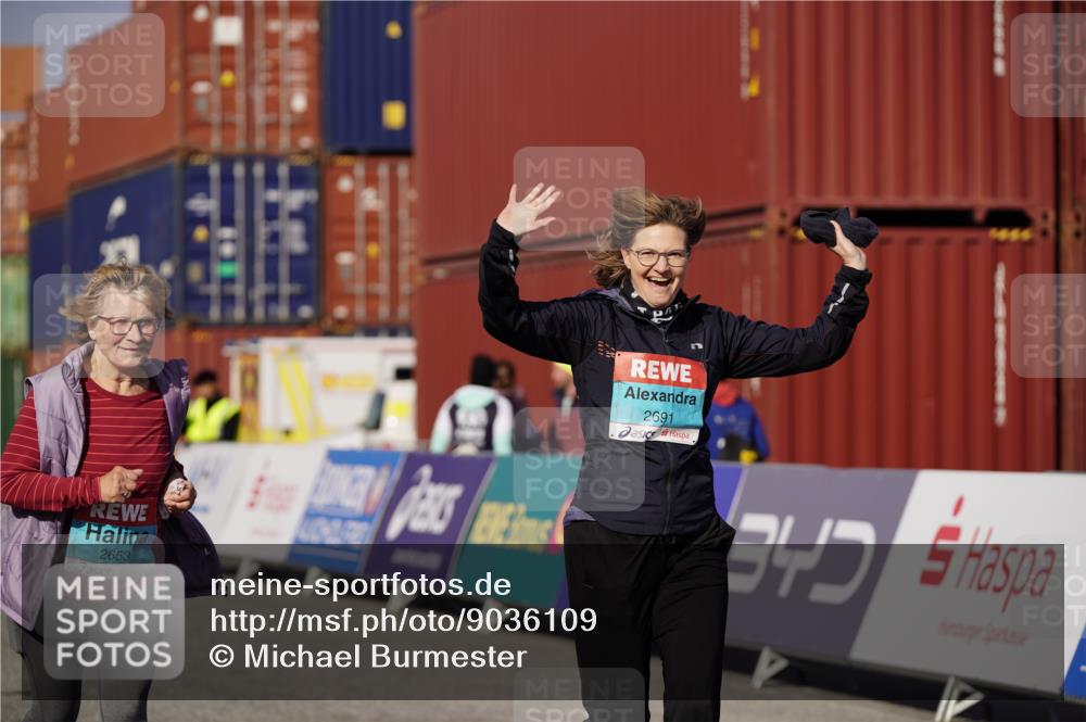 03.10.2025 - Köhlbrandbrückenlauf Michael Burmester http://msf.ph/oto/9036109 03.10.2025 10:53:53 Ziel 2653, 2691 meine-sportfotos.de