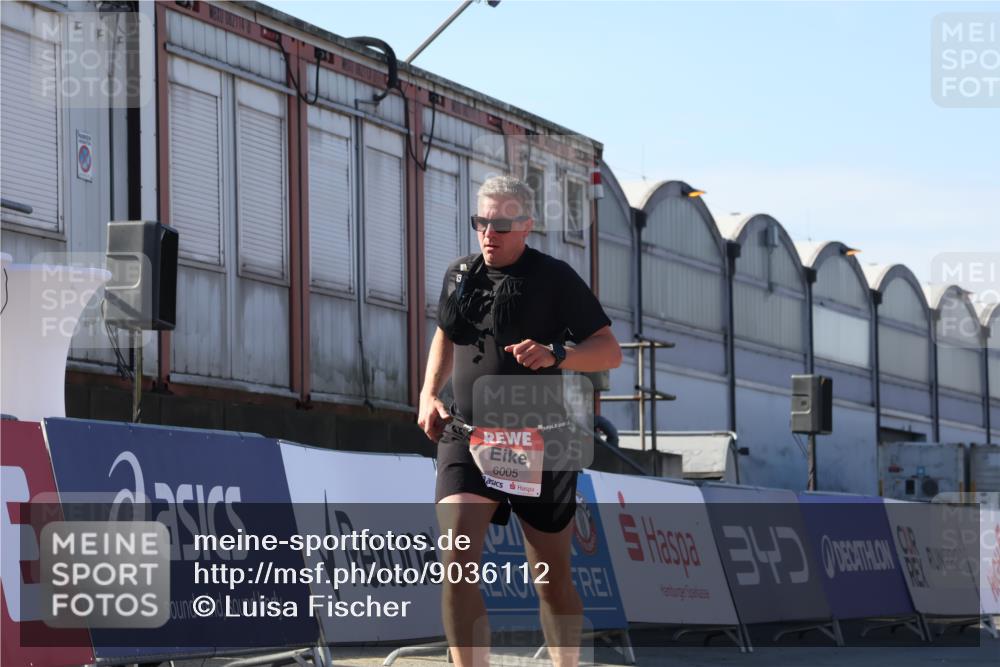 03.10.2025 - Köhlbrandbrückenlauf Luisa Fischer http://msf.ph/oto/9036112 03.10.2025 13:21:55 Ziel 4064, 4067, 4139, 4843, 5329, 5981, 6005, 6332, 6532, 6684, 6687 meine-sportfotos.de