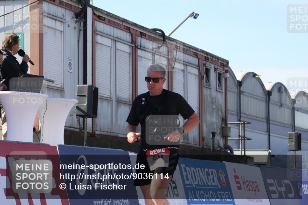03.10.2025 - Köhlbrandbrückenlauf Luisa Fischer http://msf.ph/oto/9036114 03.10.2025 13:21:55 Ziel 4064, 4067, 4139, 4843, 5329, 5981, 6005, 6332, 6532, 6684, 6687 meine-sportfotos.de
