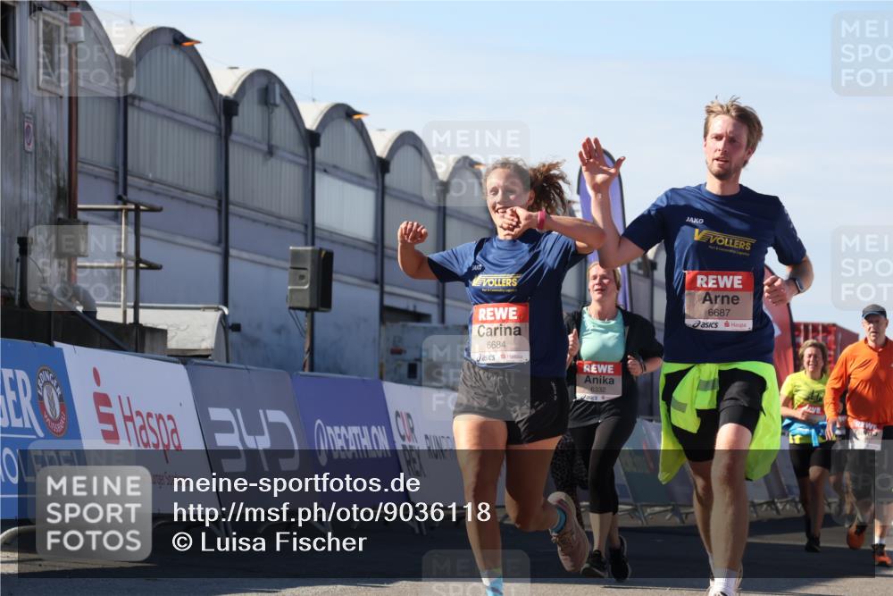 03.10.2025 - Köhlbrandbrückenlauf Luisa Fischer http://msf.ph/oto/9036118 03.10.2025 13:21:56 Ziel 4064, 4067, 4139, 4291, 4843, 5329, 5981, 6005, 6332, 6532, 6684, 6687 meine-sportfotos.de