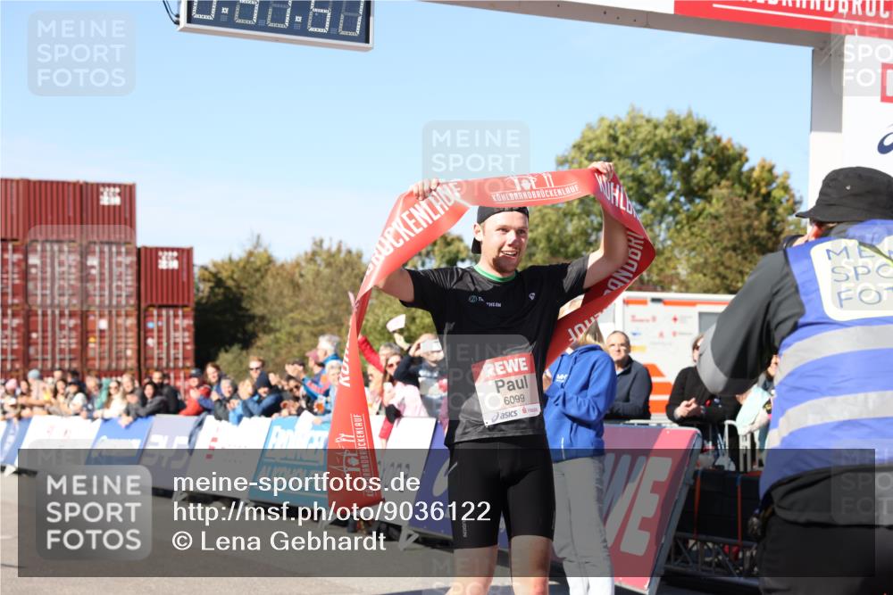 03.10.2025 - Köhlbrandbrückenlauf Lena Gebhardt http://msf.ph/oto/9036122 03.10.2025 12:41:57 Ziel 6099 meine-sportfotos.de