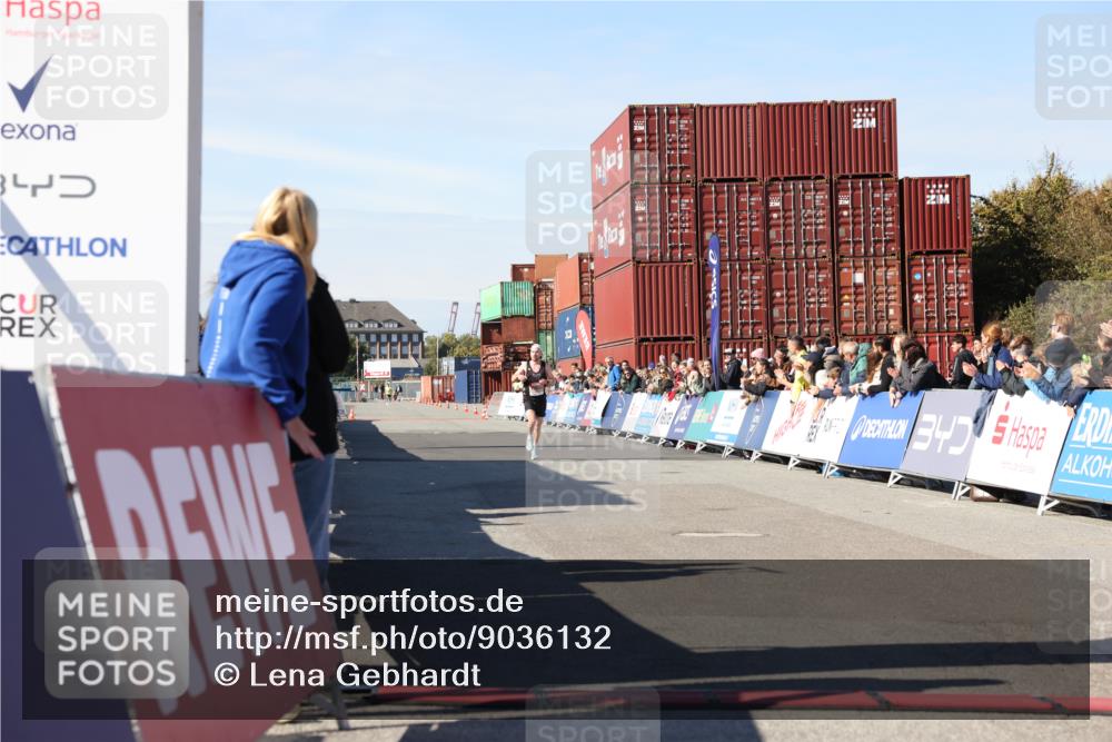 03.10.2025 - Köhlbrandbrückenlauf Lena Gebhardt http://msf.ph/oto/9036132 03.10.2025 12:44:52 Ziel 6610 meine-sportfotos.de