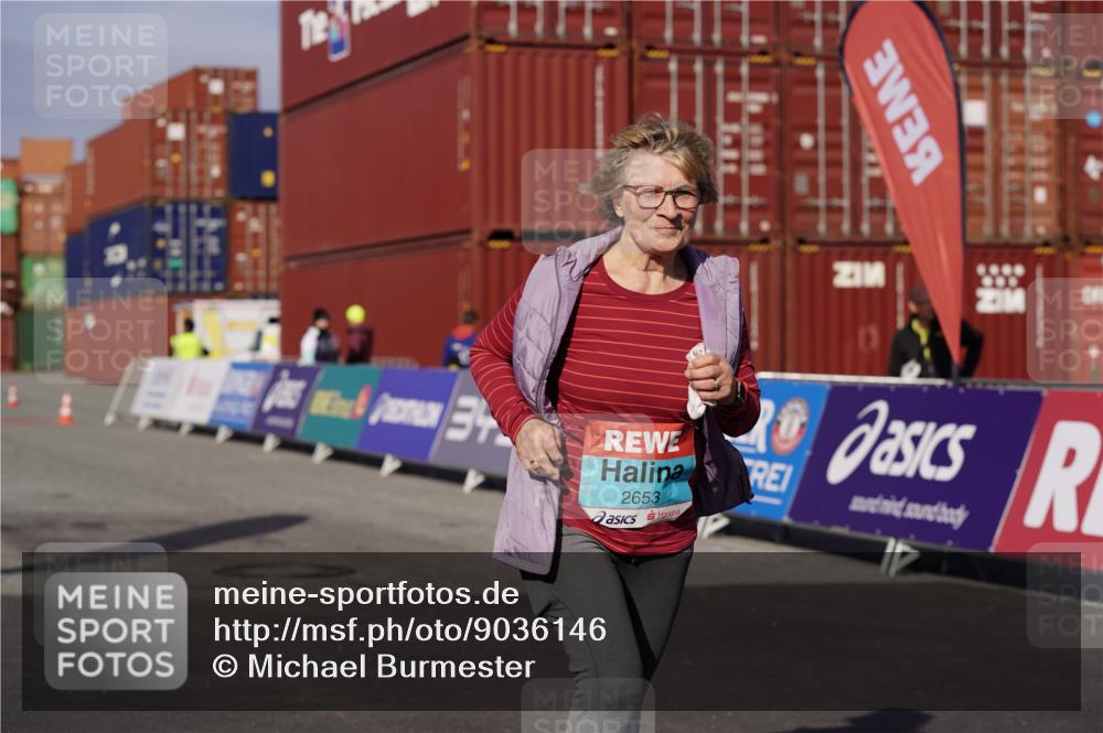 03.10.2025 - Köhlbrandbrückenlauf Michael Burmester http://msf.ph/oto/9036146 03.10.2025 10:53:56 Ziel  meine-sportfotos.de
