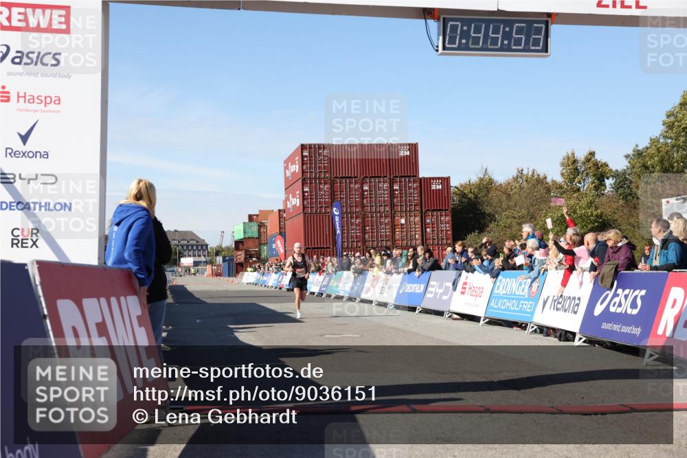 03.10.2025 - Köhlbrandbrückenlauf Lena Gebhardt http://msf.ph/oto/9036151 03.10.2025 12:44:54 Ziel 6610 meine-sportfotos.de