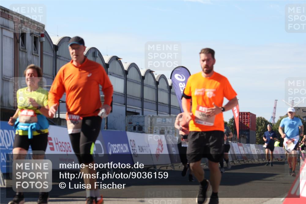 03.10.2025 - Köhlbrandbrückenlauf Luisa Fischer http://msf.ph/oto/9036159 03.10.2025 13:22:02 Ziel 4291, 5180, 5776, 6005, 6237, 6332, 6684, 6687, 6729 meine-sportfotos.de