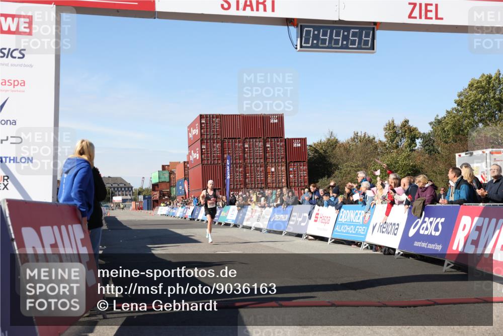 03.10.2025 - Köhlbrandbrückenlauf Lena Gebhardt http://msf.ph/oto/9036163 03.10.2025 12:44:54 Ziel 6610 meine-sportfotos.de