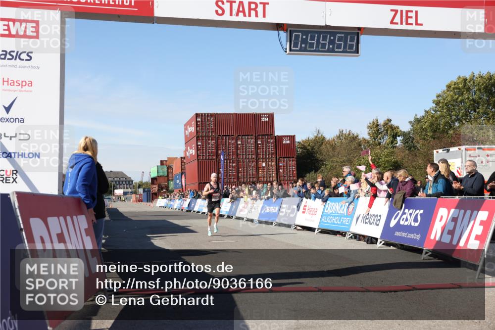 03.10.2025 - Köhlbrandbrückenlauf Lena Gebhardt http://msf.ph/oto/9036166 03.10.2025 12:44:54 Ziel 6610 meine-sportfotos.de