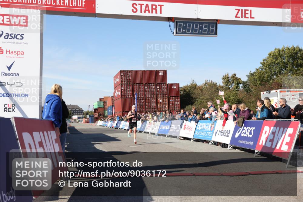 03.10.2025 - Köhlbrandbrückenlauf Lena Gebhardt http://msf.ph/oto/9036172 03.10.2025 12:44:55 Ziel 6610 meine-sportfotos.de