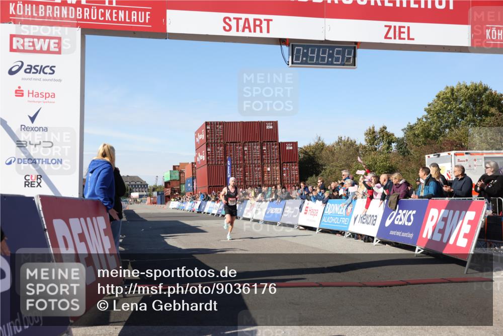 03.10.2025 - Köhlbrandbrückenlauf Lena Gebhardt http://msf.ph/oto/9036176 03.10.2025 12:44:55 Ziel 6610 meine-sportfotos.de