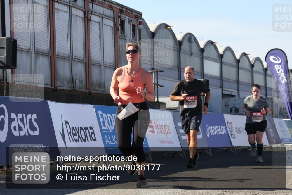 03.10.2025 - Köhlbrandbrückenlauf Luisa Fischer http://msf.ph/oto/9036177 03.10.2025 13:22:05 Ziel 4291, 4934, 5180, 5776, 6005, 6173, 6237, 6332, 6416, 6684, 6687, 6729 meine-sportfotos.de