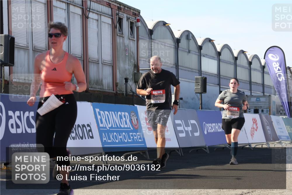 03.10.2025 - Köhlbrandbrückenlauf Luisa Fischer http://msf.ph/oto/9036182 03.10.2025 13:22:06 Ziel 4291, 4934, 5180, 5776, 6005, 6173, 6237, 6332, 6416, 6684, 6687, 6729 meine-sportfotos.de
