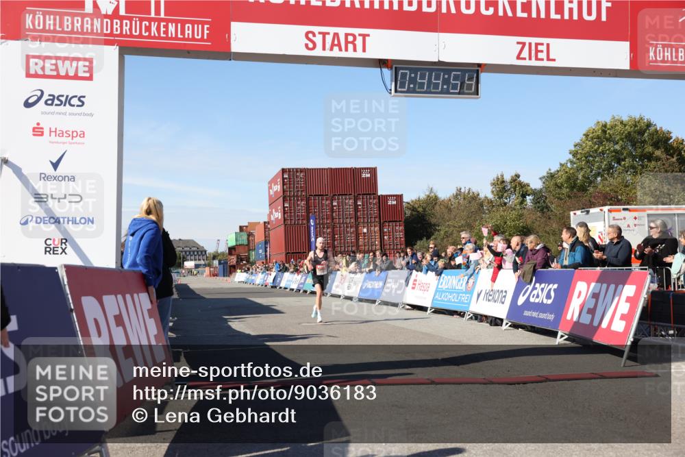03.10.2025 - Köhlbrandbrückenlauf Lena Gebhardt http://msf.ph/oto/9036183 03.10.2025 12:44:55 Ziel 6610 meine-sportfotos.de