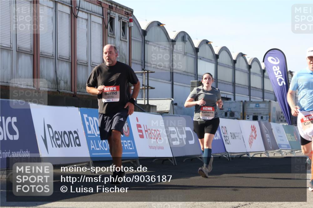 03.10.2025 - Köhlbrandbrückenlauf Luisa Fischer http://msf.ph/oto/9036187 03.10.2025 13:22:07 Ziel 4291, 4706, 4934, 5180, 5776, 6173, 6237, 6332, 6416, 6684, 6687, 6729 meine-sportfotos.de
