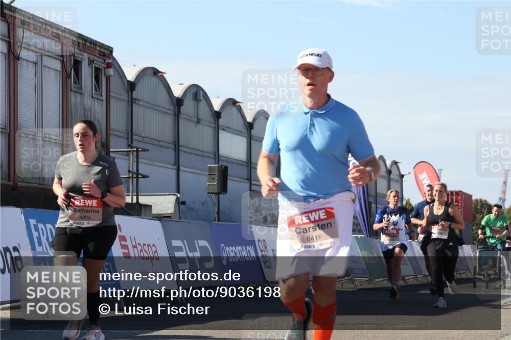 03.10.2025 - Köhlbrandbrückenlauf Luisa Fischer http://msf.ph/oto/9036198 03.10.2025 13:22:08 Ziel 4291, 4706, 4934, 5180, 5776, 6173, 6237, 6332, 6416, 6531, 6684, 6687, 6729 meine-sportfotos.de