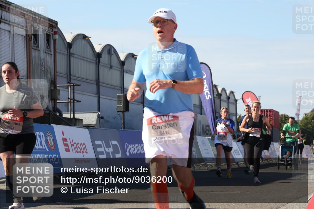 03.10.2025 - Köhlbrandbrückenlauf Luisa Fischer http://msf.ph/oto/9036200 03.10.2025 13:22:09 Ziel 4291, 4706, 4934, 5180, 5776, 6173, 6237, 6332, 6416, 6531, 6684, 6687, 6729 meine-sportfotos.de