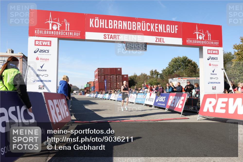 03.10.2025 - Köhlbrandbrückenlauf Lena Gebhardt http://msf.ph/oto/9036211 03.10.2025 12:44:56 Ziel 6610 meine-sportfotos.de