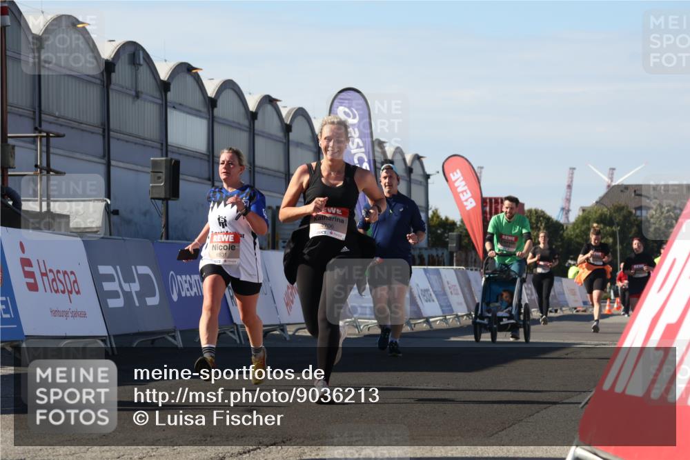 03.10.2025 - Köhlbrandbrückenlauf Luisa Fischer http://msf.ph/oto/9036213 03.10.2025 13:22:11 Ziel 4291, 4706, 4934, 5180, 5235, 5720, 5776, 6173, 6237, 6416, 6531, 6729 meine-sportfotos.de
