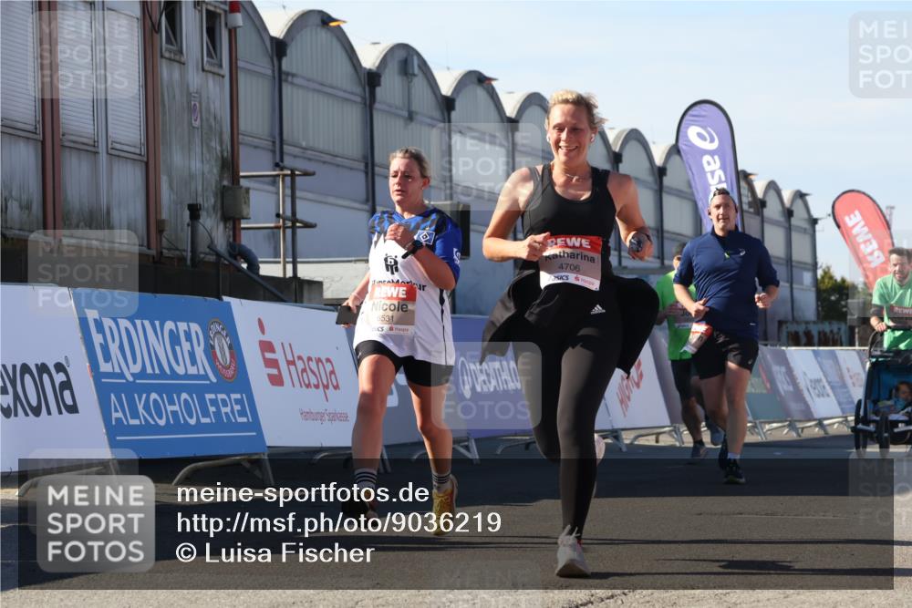 03.10.2025 - Köhlbrandbrückenlauf Luisa Fischer http://msf.ph/oto/9036219 03.10.2025 13:22:11 Ziel 4291, 4706, 4934, 5180, 5235, 5720, 5776, 6173, 6237, 6416, 6531, 6729 meine-sportfotos.de